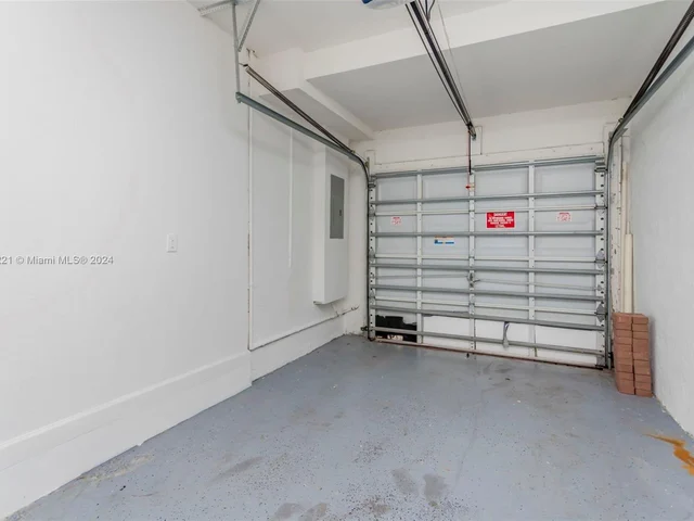 4150 NE 26th St, Homestead FL 33033