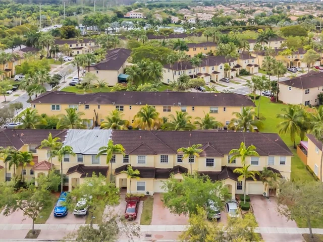 4150 NE 26th St, Homestead FL 33033