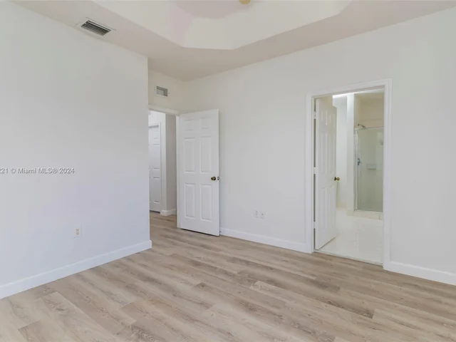 4150 NE 26th St, Homestead FL 33033