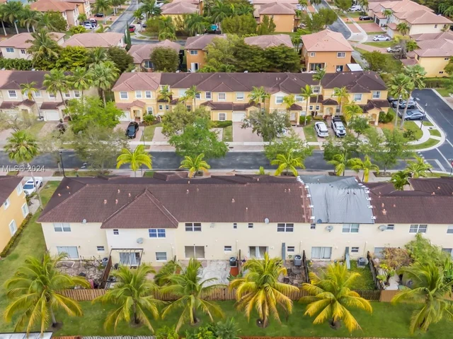 4150 NE 26th St, Homestead FL 33033