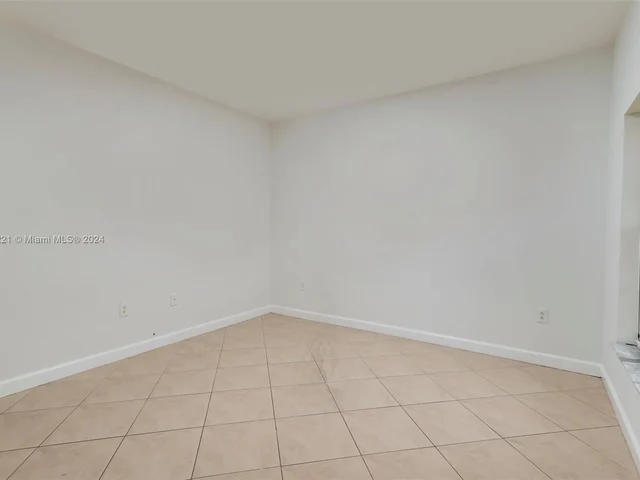 4150 NE 26th St, Homestead FL 33033