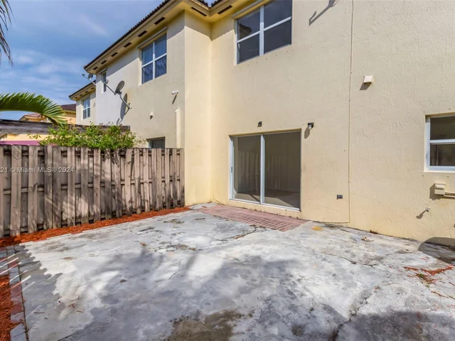 4150 NE 26th St, Homestead FL 33033