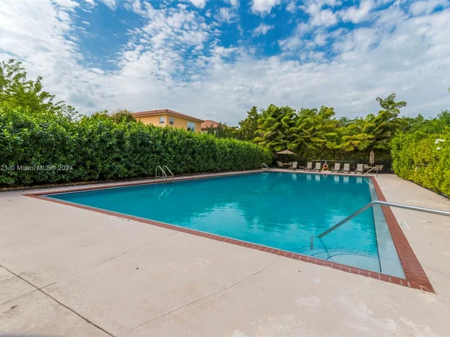 4150 NE 26th St, Homestead FL 33033