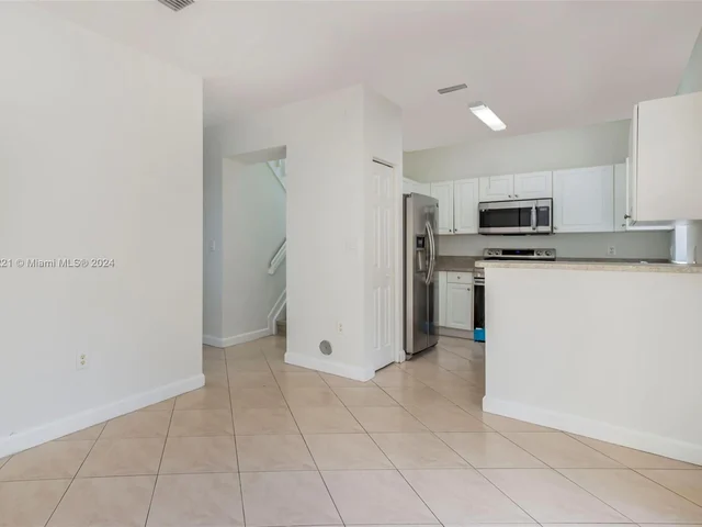 4150 NE 26th St, Homestead FL 33033