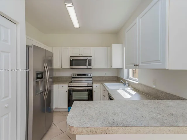 4150 NE 26th St, Homestead FL 33033