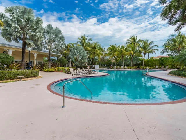 4150 NE 26th St, Homestead FL 33033