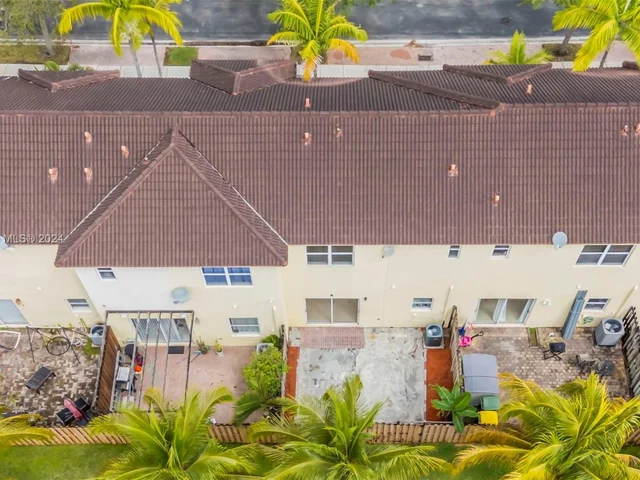 4150 NE 26th St, Homestead FL 33033