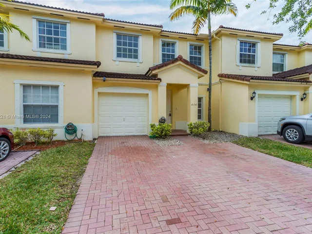 4150 NE 26th St, Homestead FL 33033