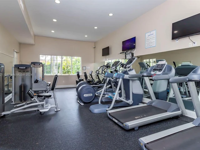 4150 NE 26th St, Homestead FL 33033