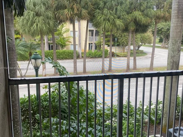 470 S Park Rd # 208, Hollywood FL 33021