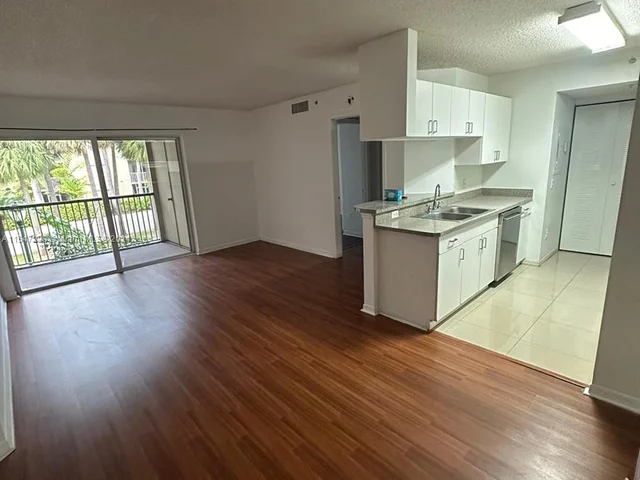 470 S Park Rd # 208, Hollywood FL 33021