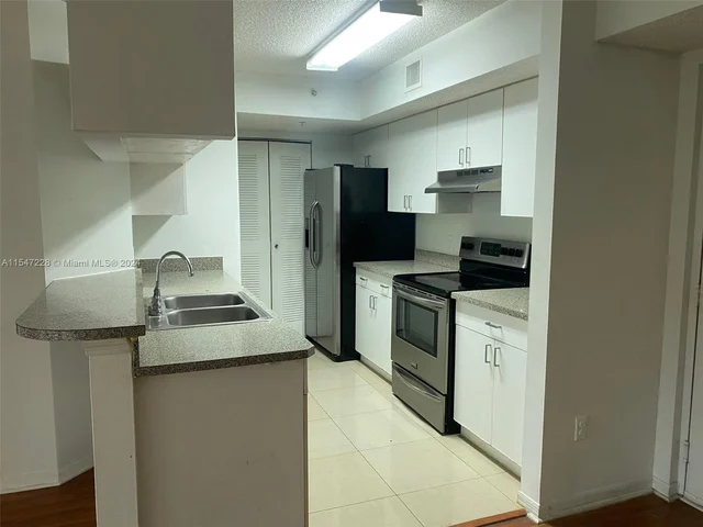 470 S Park Rd # 208, Hollywood FL 33021