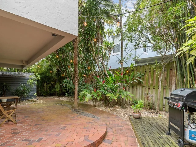 3145 Virginia St # 4, Miami FL 33133