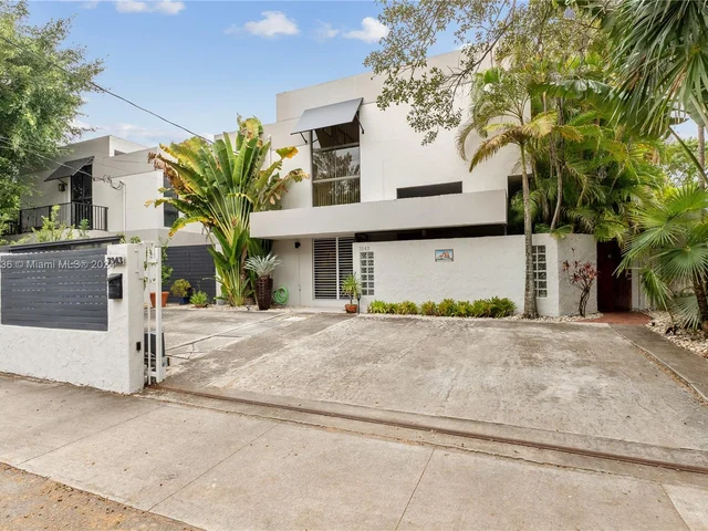 3145 Virginia St # 4, Miami FL 33133