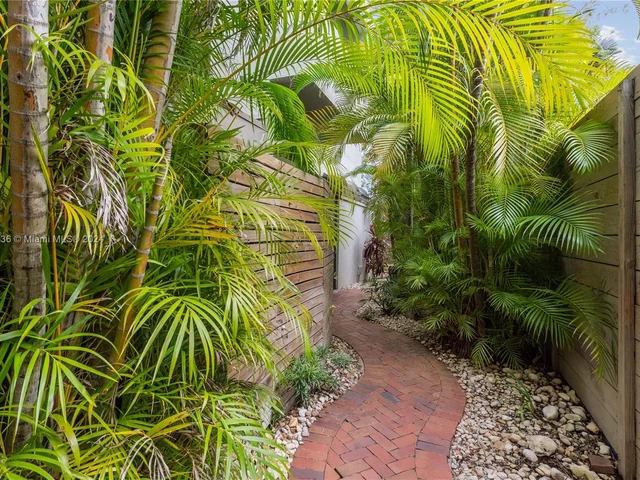 3145 Virginia St # 4, Miami FL 33133