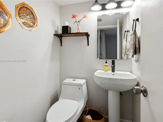 3145 Virginia St # 4, Miami FL 33133