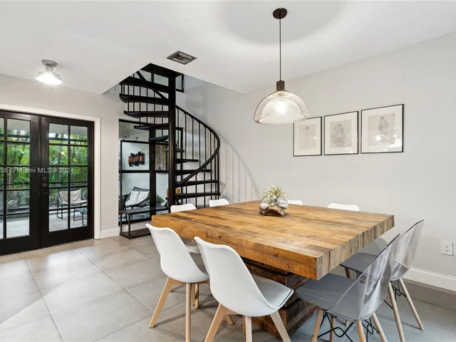 3145 Virginia St # 4, Miami FL 33133