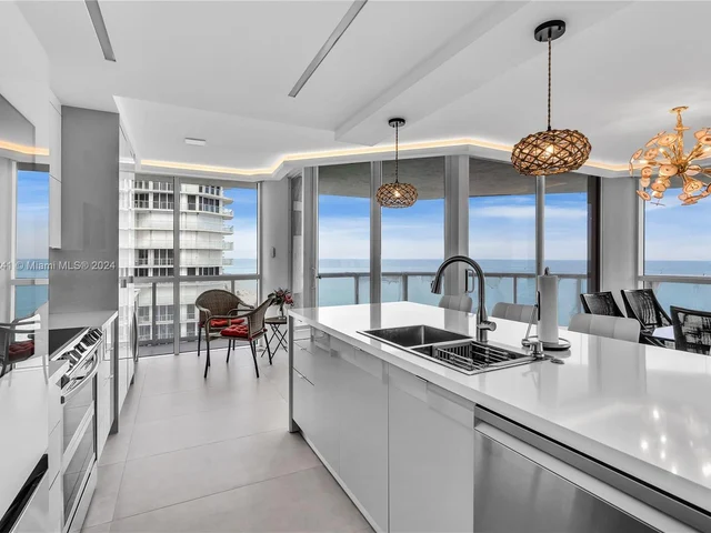 16425 Collins Ave # 1916, Sunny Isles Beach FL 33160