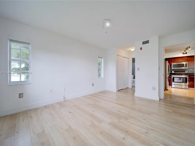 4560 NW 107TH AVE # 308, Doral FL 33178