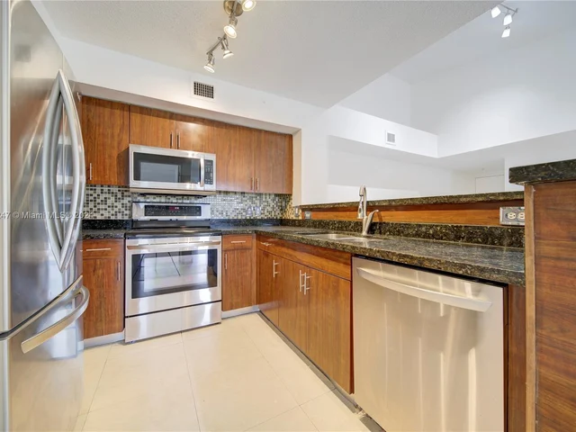 4560 NW 107TH AVE # 308, Doral FL 33178