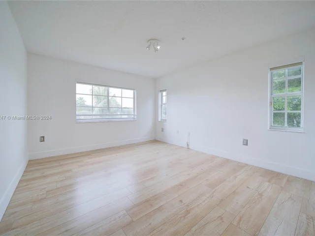 4560 NW 107TH AVE # 308, Doral FL 33178