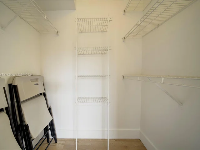 4560 NW 107TH AVE # 308, Doral FL 33178