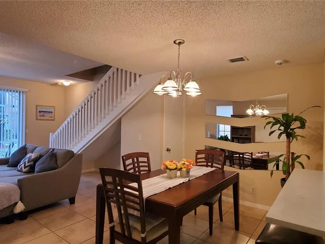 1376 Barcelona Way # 25, Weston FL 33327