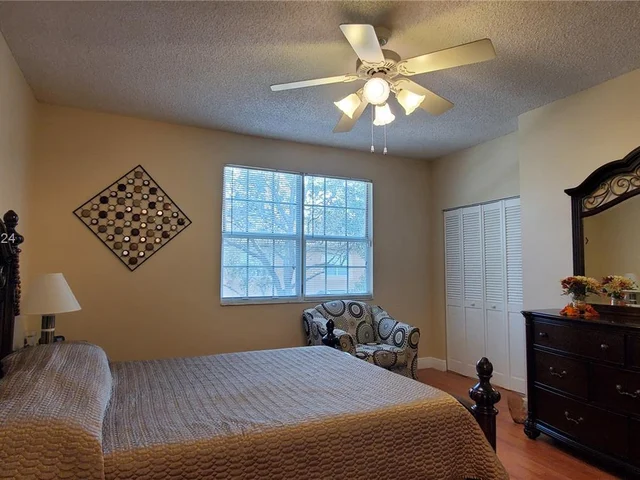 1376 Barcelona Way # 25, Weston FL 33327