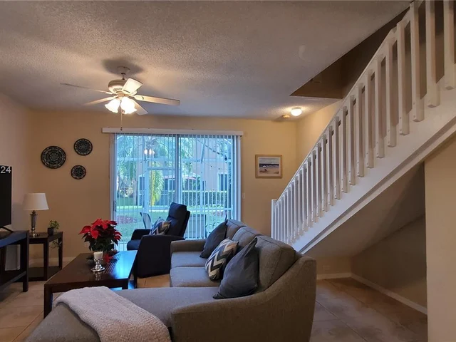 1376 Barcelona Way # 25, Weston FL 33327