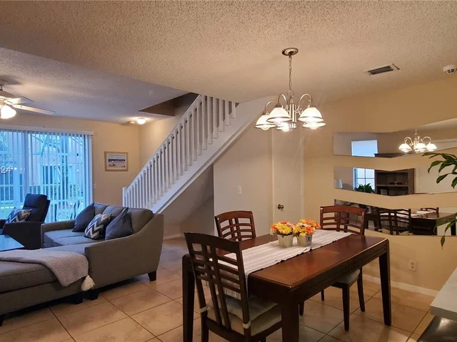 1376 Barcelona Way # 25, Weston FL 33327