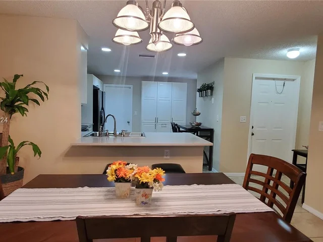 1376 Barcelona Way # 25, Weston FL 33327