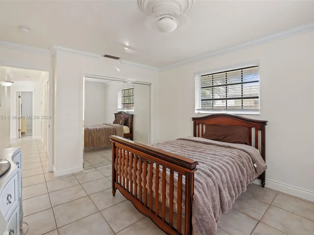 15224 SW 80th Ave, Palmetto Bay FL 33157