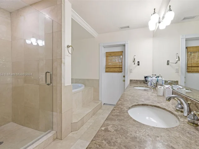 15224 SW 80th Ave, Palmetto Bay FL 33157