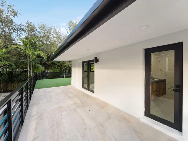 11340 SW 74th Ct, Pinecrest FL 33156