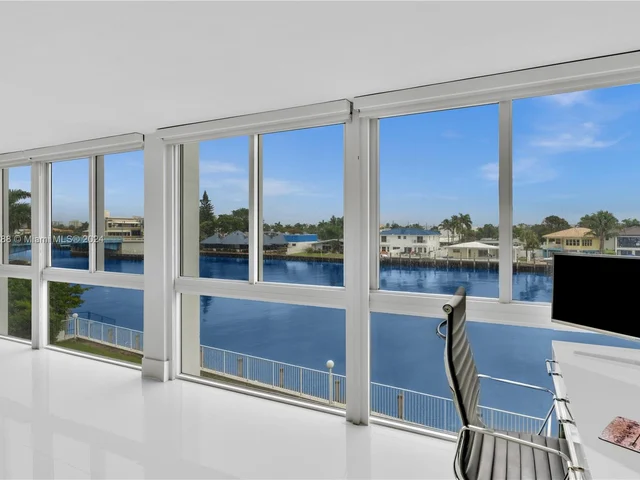 3100 NE 49th St # 303, Fort Lauderdale FL 33308