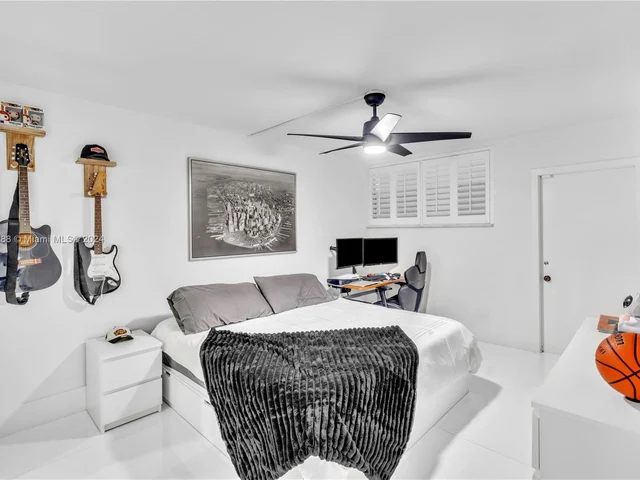 3100 NE 49th St # 303, Fort Lauderdale FL 33308