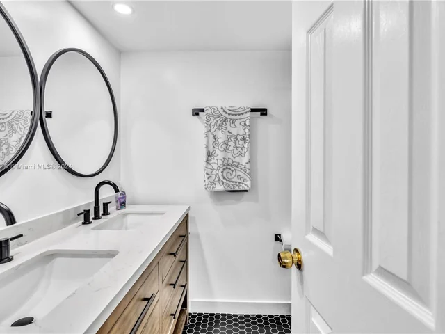 3100 NE 49th St # 303, Fort Lauderdale FL 33308