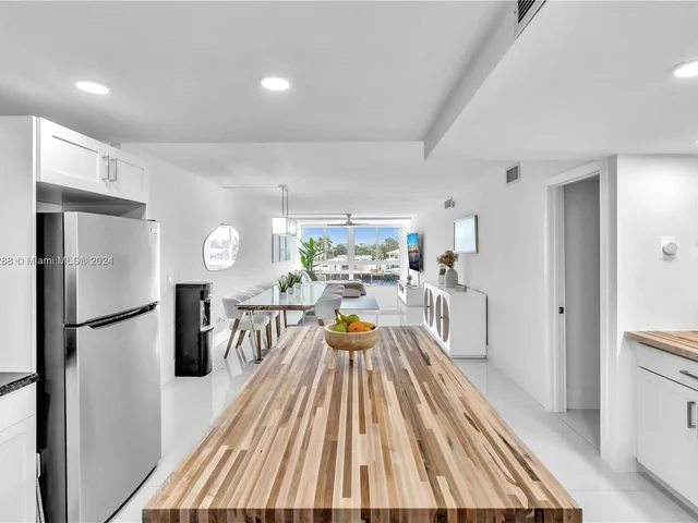 3100 NE 49th St # 303, Fort Lauderdale FL 33308