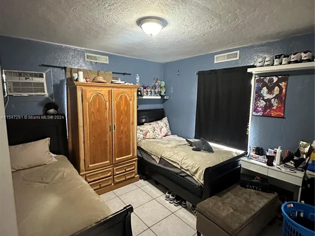 15365 Lincoln Dr, Homestead FL 33033