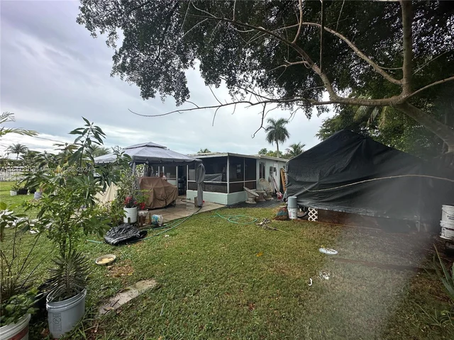 15365 Lincoln Dr, Homestead FL 33033