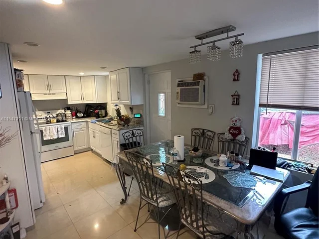 15365 Lincoln Dr, Homestead FL 33033