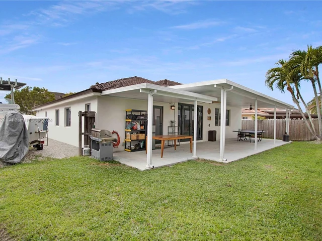 1381 SW 155th Ave, Miami FL 33194