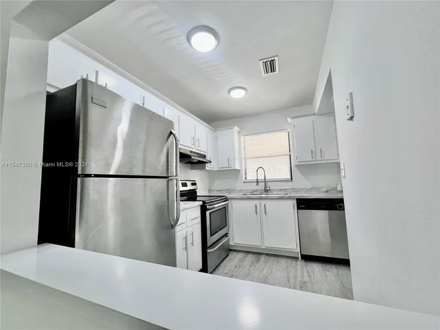 6061 Shakerwood Cir # 207, Tamarac FL 33319