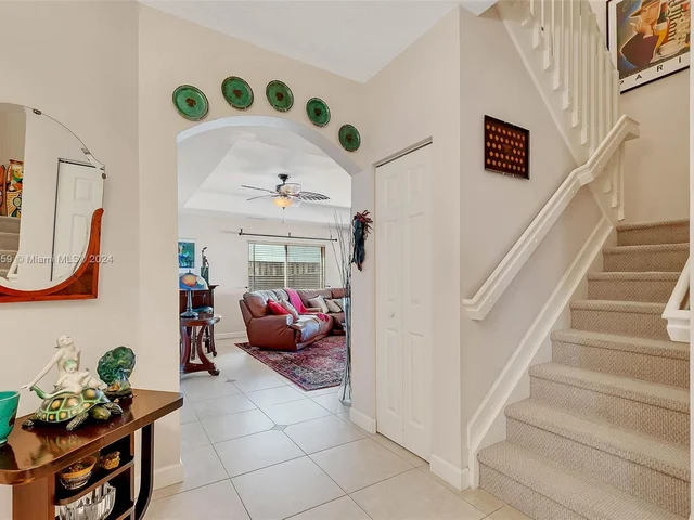 13830 SW 127th Ct, Miami FL 33186