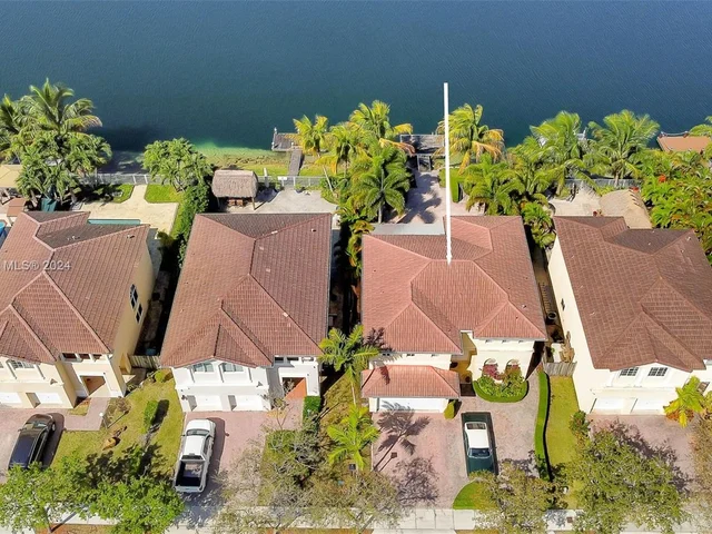 13830 SW 127th Ct, Miami FL 33186