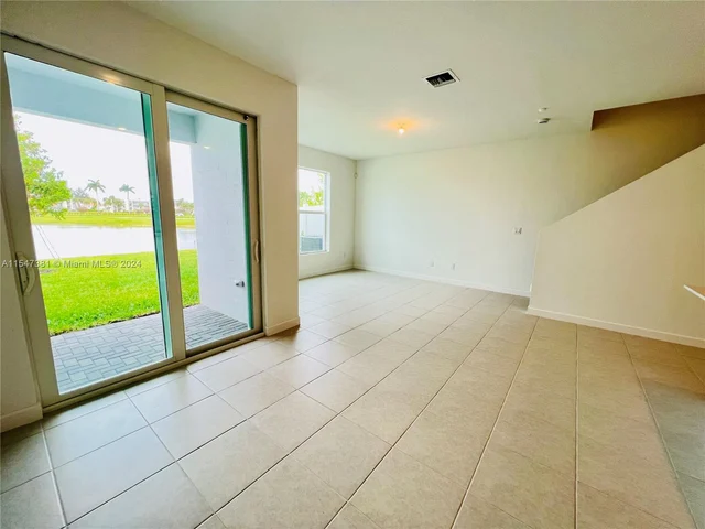 6909 Harbours Edge Ave, Lake Worth FL 33467