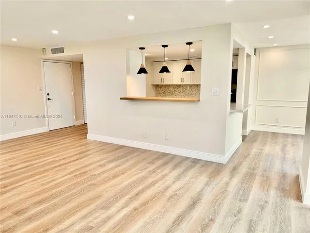 16546 NE 26th Ave # 3G, North Miami Beach FL 33160