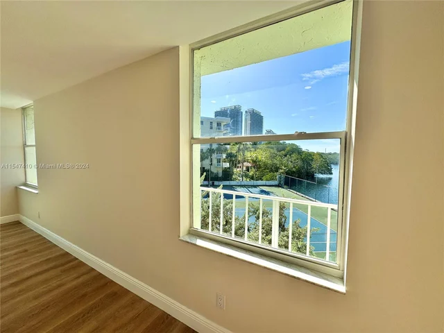 16546 NE 26th Ave # 3G, North Miami Beach FL 33160
