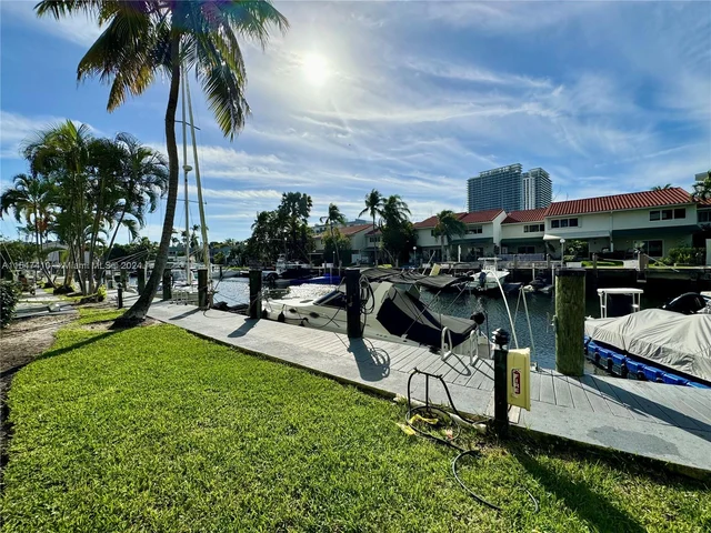 16546 NE 26th Ave # 3G, North Miami Beach FL 33160