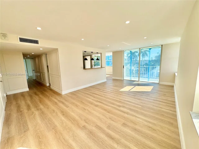 16546 NE 26th Ave # 3G, North Miami Beach FL 33160